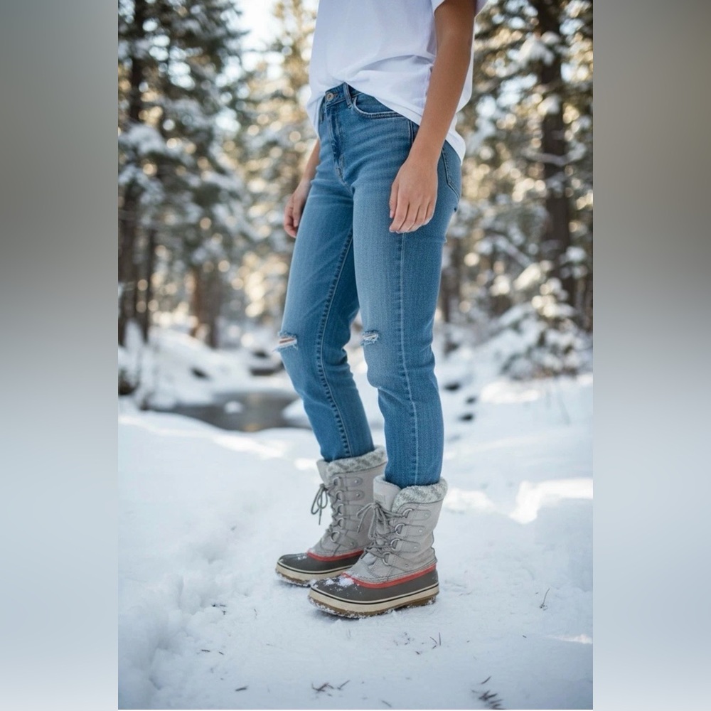 Sorel Women's Joan of Arctic waterproof boots Size 6 knit cuff Beige Leather